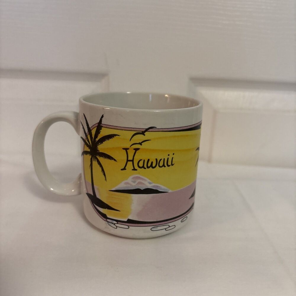 ~Vtg 1980s Beautiful, Collectible, Hilo Hattie Hawaii Coffee Mug, Vtg~